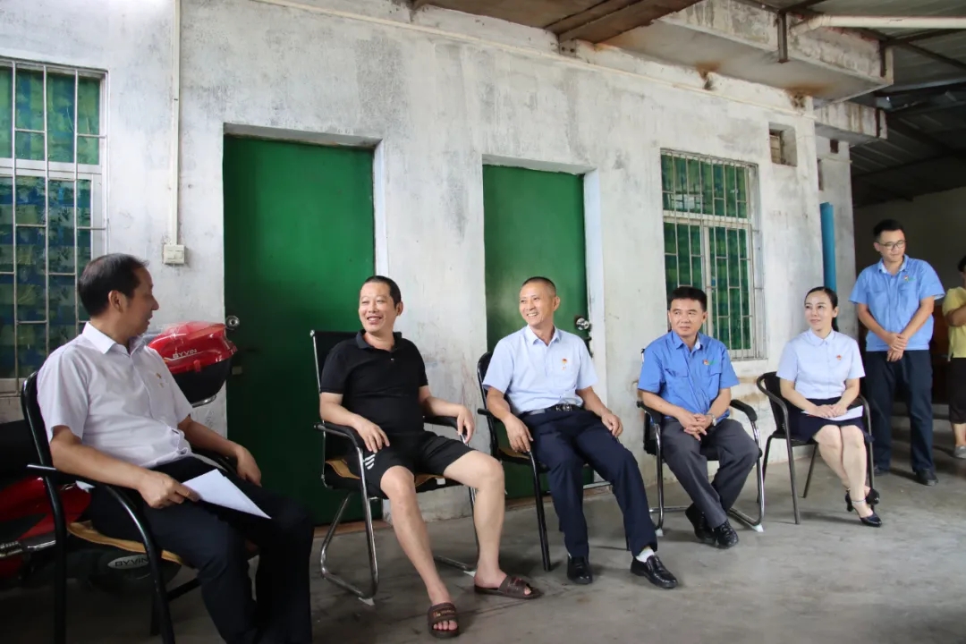 博天堂党委开展“七一”走访慰问活动1.jpg